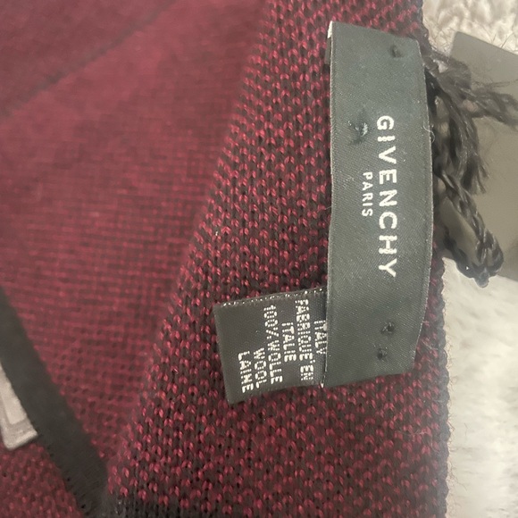 Givenchy Wool Scarf 🧣 - Picture 3 of 8